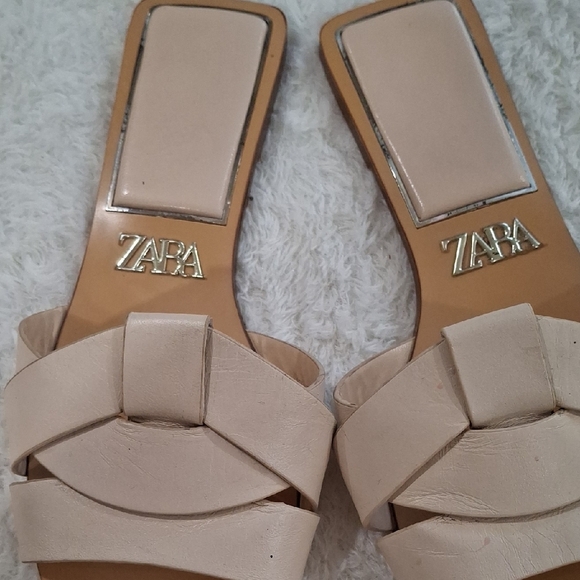 Zara Cream Sandals with Interwoven Straps - Picture 3 of 6